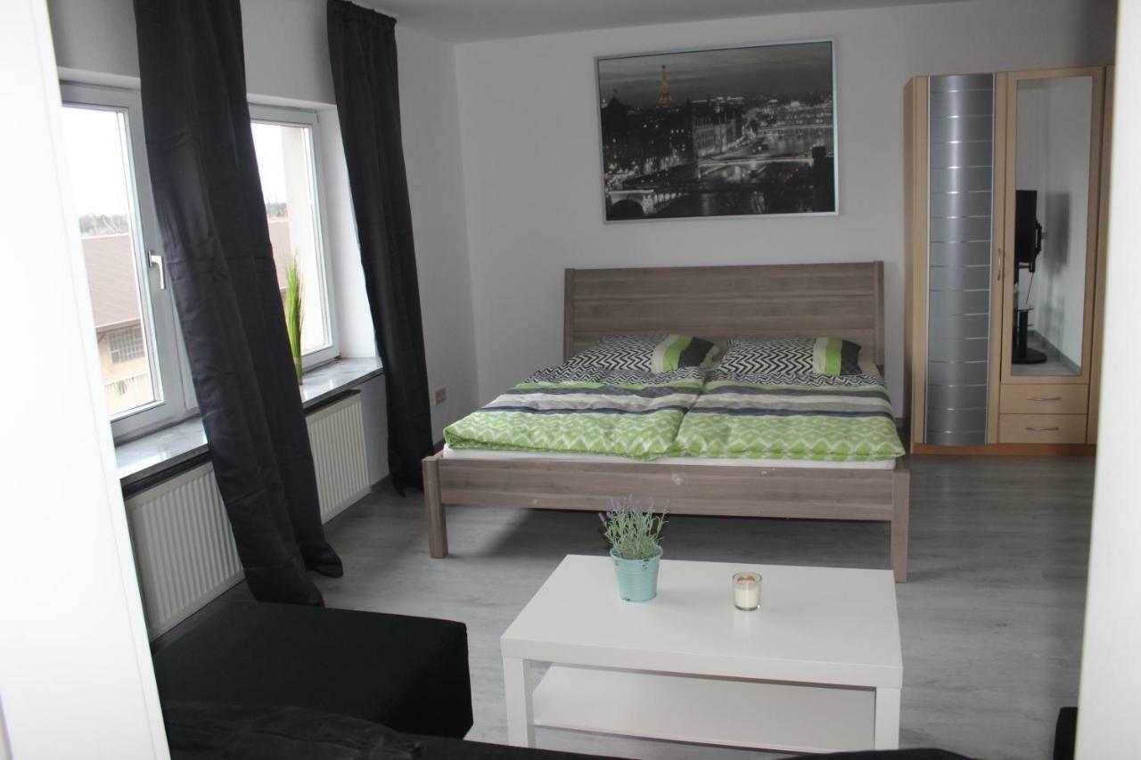 Gut Gelegenes Appartment Mit Wifi, Parkplatz, Wama, Trockner Usw. Kaiserslautern Extérieur photo