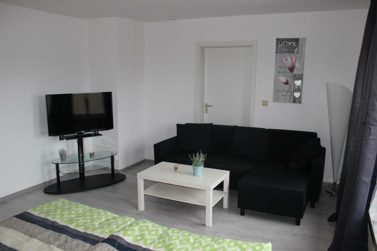 Gut Gelegenes Appartment Mit Wifi, Parkplatz, Wama, Trockner Usw. Kaiserslautern Extérieur photo